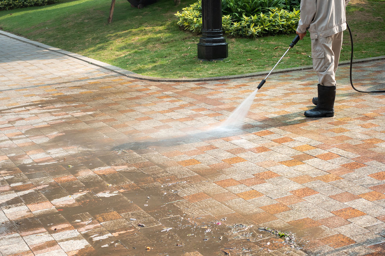 Expert pressure washing services in Clarks Summit PA by Greens Outdoor Cleaning. 